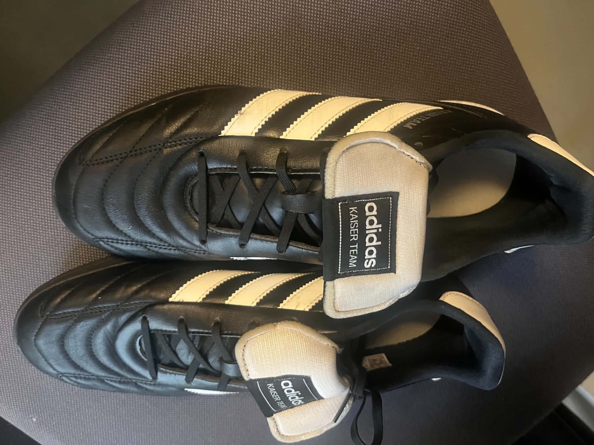 Adidas football shoes - Image 2
