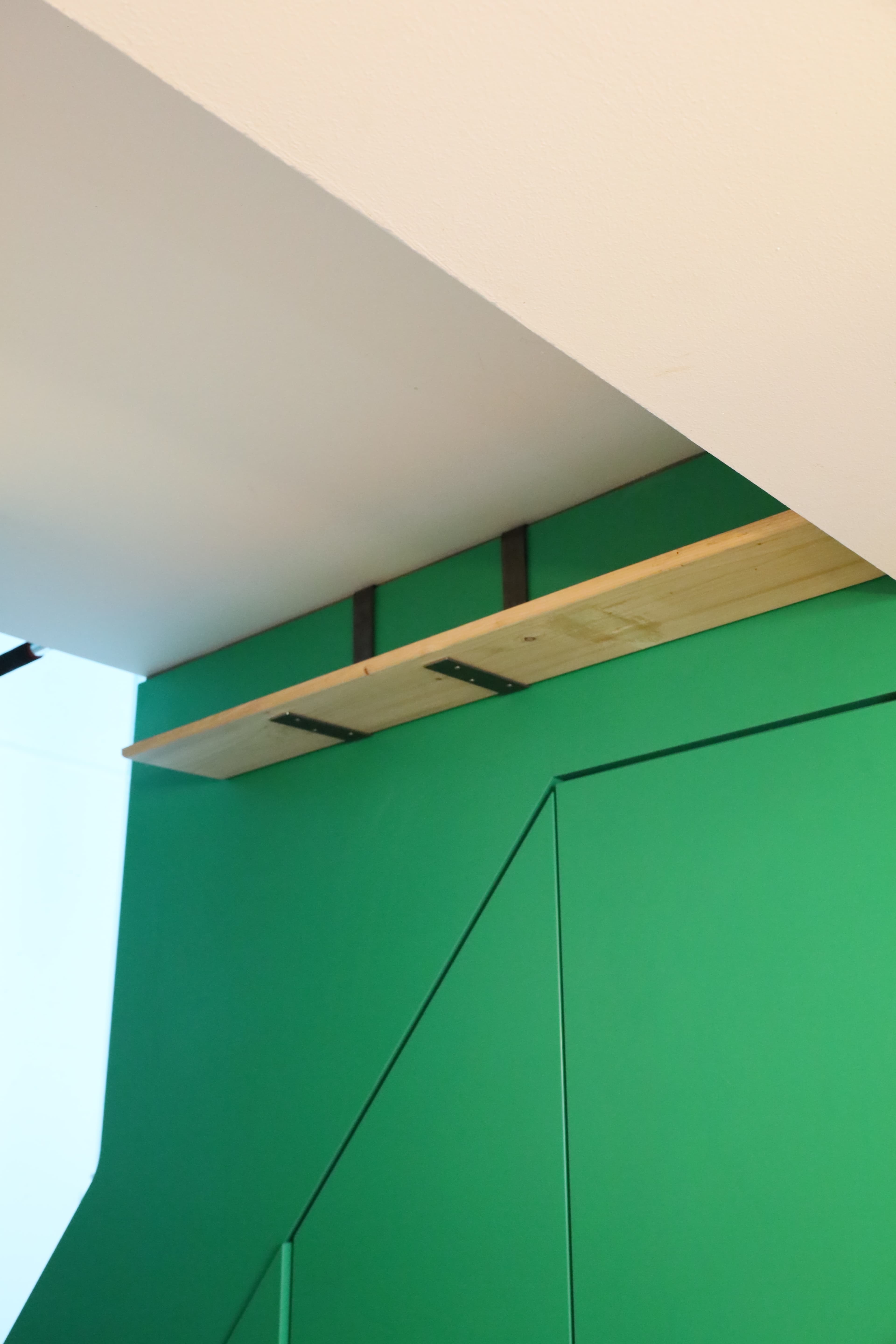 Zwischenregal | Stairwell Shelf (Olydorf Bungalow)