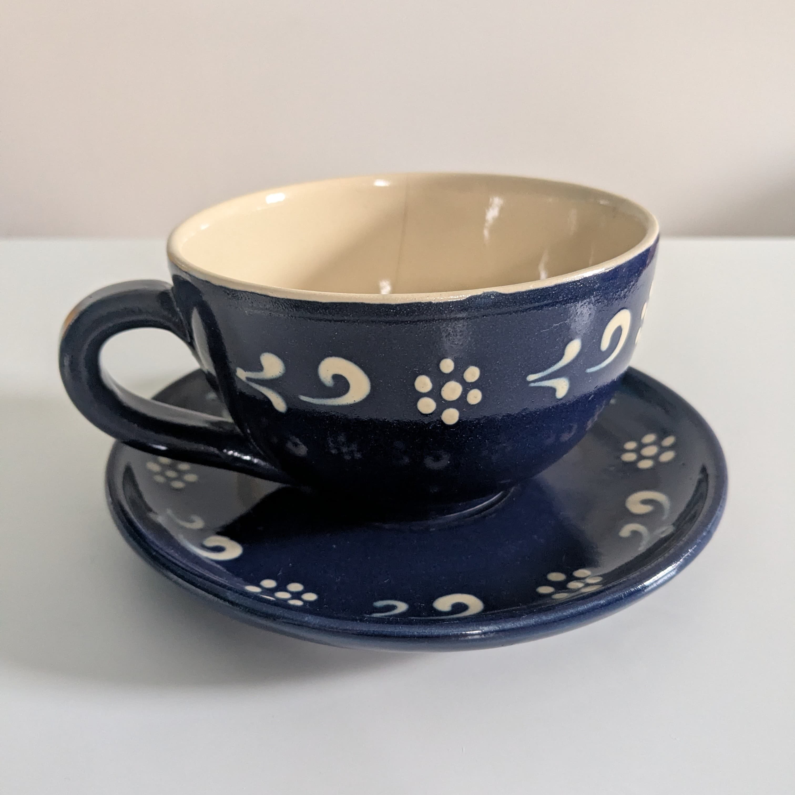 mug and plate / Tasse mit Untertasse
