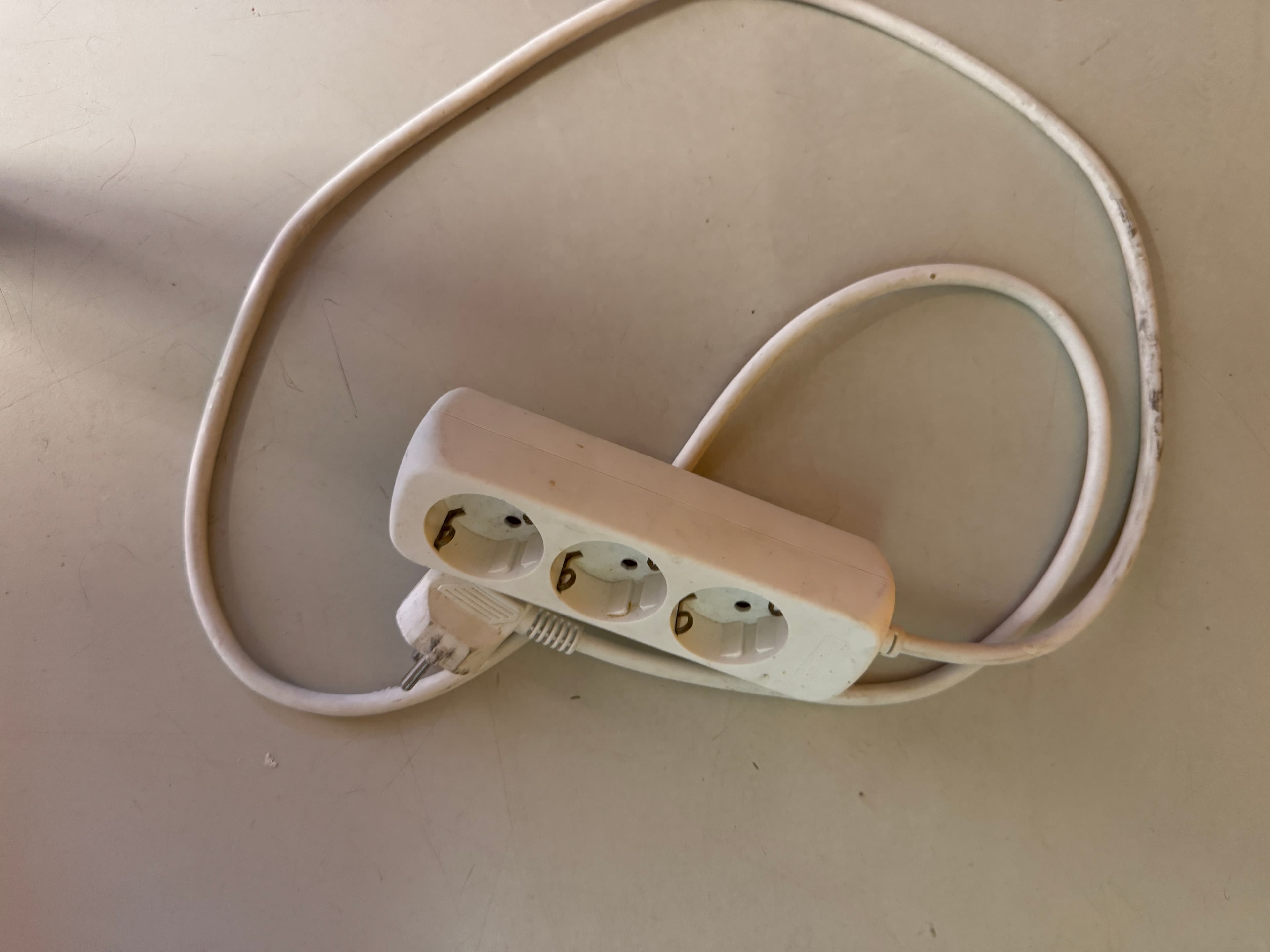 Power strip