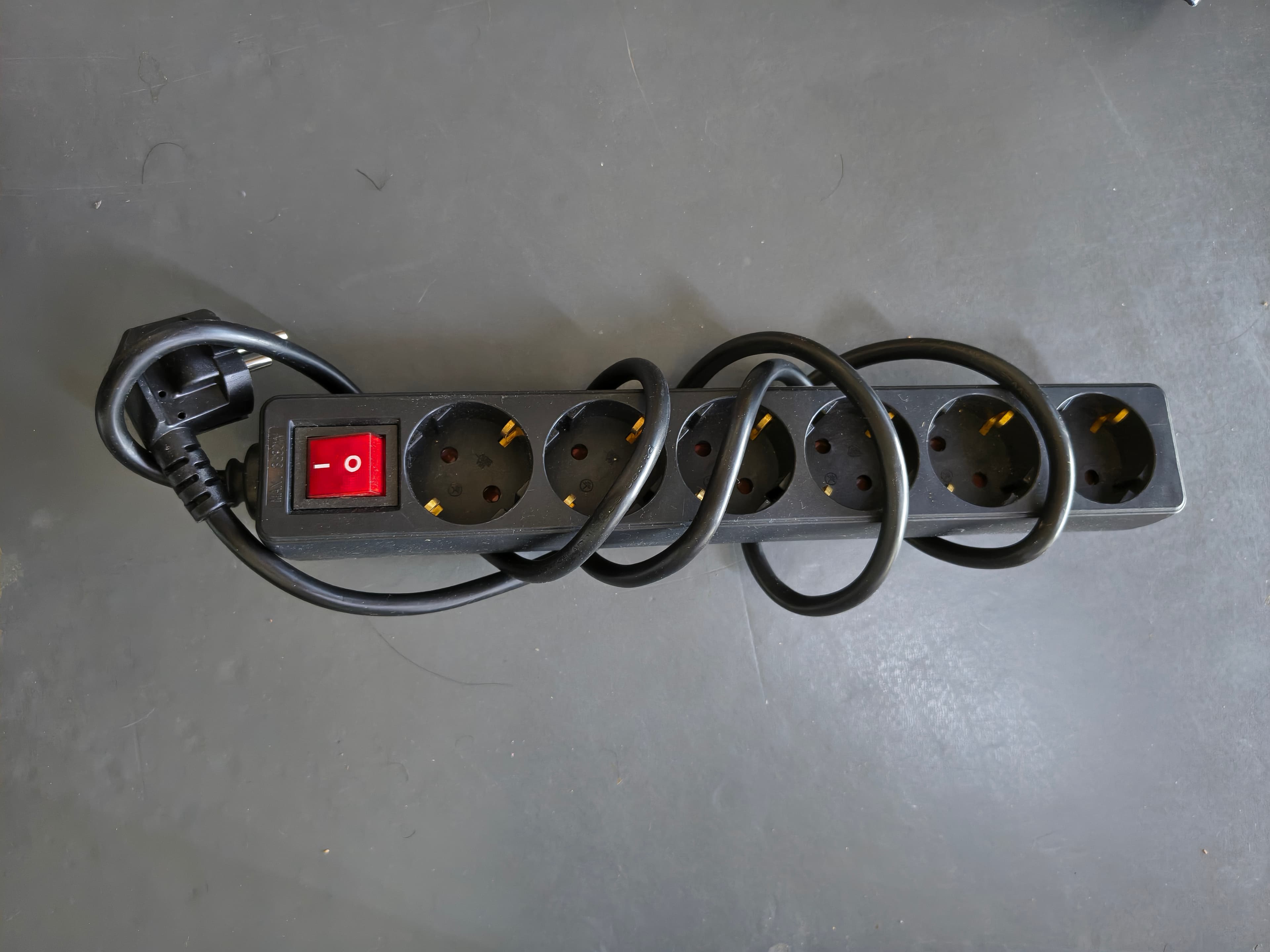 6 port extension